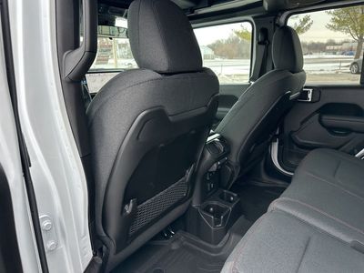 2026 Jeep Wrangler - Photo 36