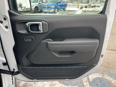 2026 Jeep Wrangler - Photo 46