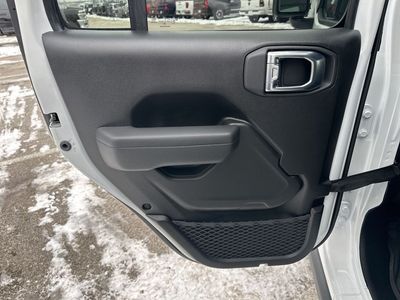 2026 Jeep Wrangler - Photo 35