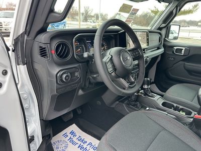 2026 Jeep Wrangler - Photo 52