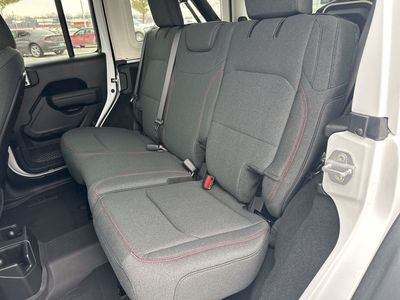 2026 Jeep Wrangler - Photo 38