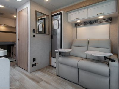 2026 Thor Motor Coach Quantum Sprinter - Photo 9