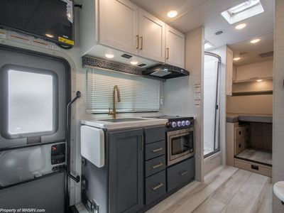 2026 Thor Motor Coach Quantum Sprinter - Photo 12