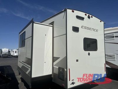 2024 Cruiser Essence - Photo 4