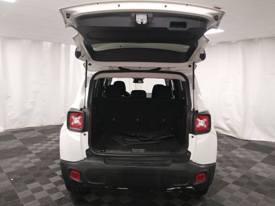 2023 Jeep Renegade - Photo 11