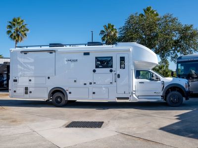 2026 Grand Design LINEAGE SERIES F - Photo 24