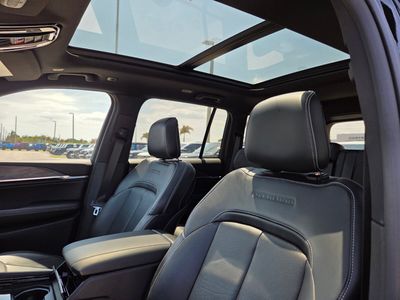2022 Jeep Grand Cherokee — photo 22 view