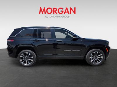 2022 Jeep Grand Cherokee — side profile view