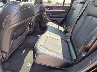 2022 Jeep Grand Cherokee — photo 18 view