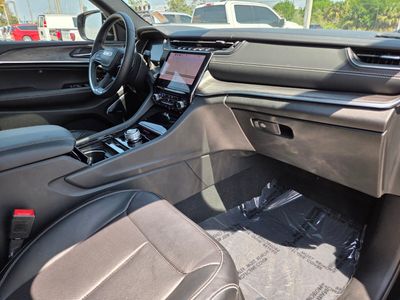 2022 Jeep Grand Cherokee — photo 9 view