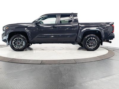2024 Toyota Tacoma - Photo 8