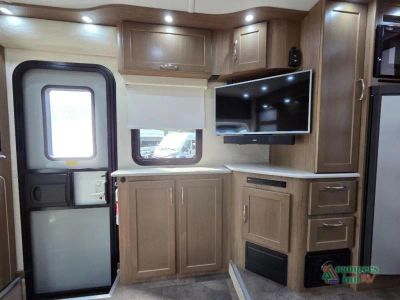 2019 Pleasure-Way Plateau XLMB — photo 24 view