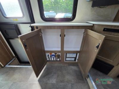 2019 Pleasure-Way Plateau XLMB — photo 25 view