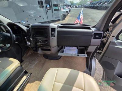 2019 Pleasure-Way Plateau XLMB — photo 15 view
