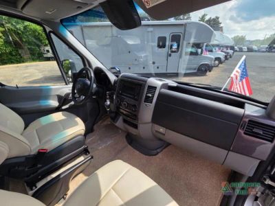 2019 Pleasure-Way Plateau XLMB — photo 14 view