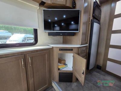 2019 Pleasure-Way Plateau XLMB — photo 26 view