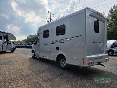 2019 Pleasure-Way Plateau XLMB — photo 7 view