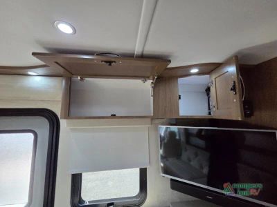 2019 Pleasure-Way Plateau XLMB — photo 28 view