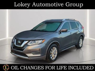 2020 Nissan Rogue SV in Gun Metallic — front three-quarter view