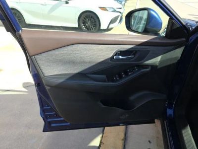 2023 Nissan Rogue — photo 11 view