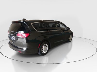 2023 Chrysler Voyager - Photo 7