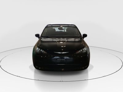 2023 Chrysler Voyager - Photo 2