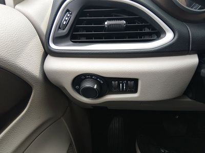 2023 Chrysler Voyager - Photo 13