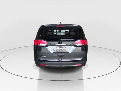 2023 Chrysler Voyager - Photo 6