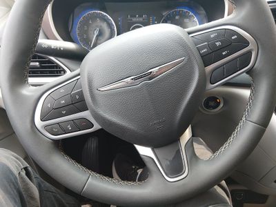 2023 Chrysler Voyager - Photo 12