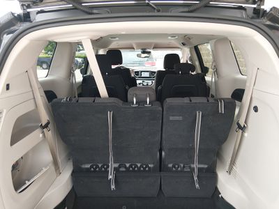 2023 Chrysler Voyager - Photo 11
