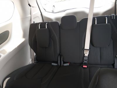2023 Chrysler Voyager - Photo 17