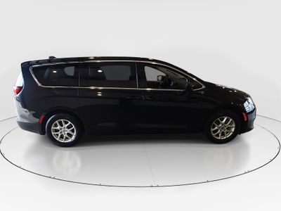 2023 Chrysler Voyager - Photo 8