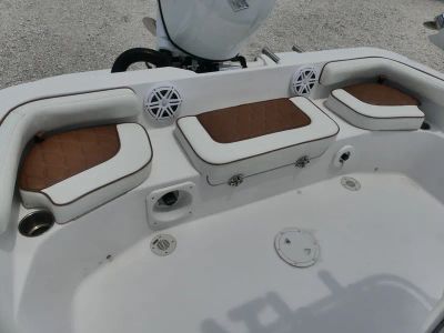2025 ALK2 Powerboats 22 CRX — engine compartment view