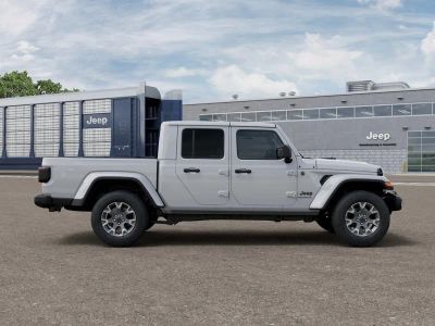 2026 Jeep Gladiator — photo 21 view