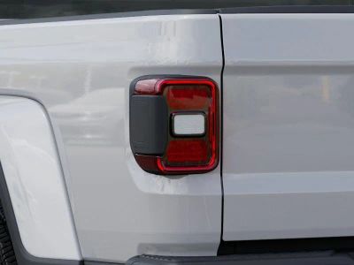 2026 Jeep Gladiator — photo 9 view