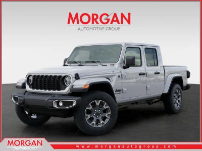 2026 Jeep Gladiator Sahara in White/off-white — front three-quarter view