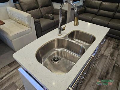 2022 Keystone RV Montana High Country — photo 12 view