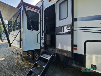 2022 Keystone RV Montana High Country — engine compartment view