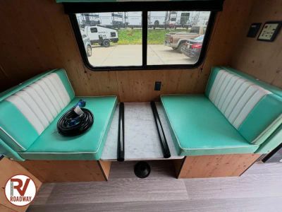 2027 Sunset Park RV Sun Lite — photo 14 view