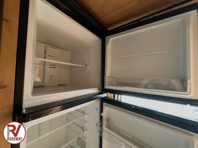 2027 Sunset Park RV Sun Lite — photo 17 view
