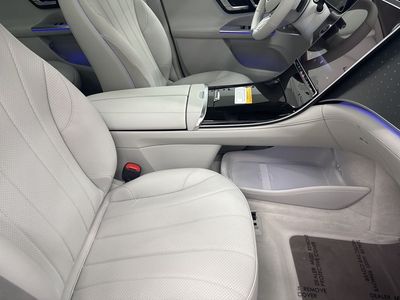 2026 Mercedes-Benz EQE - Photo 31