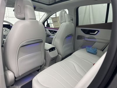 2026 Mercedes-Benz EQE - Photo 18