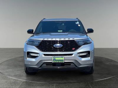 2022 Ford Explorer — side profile view