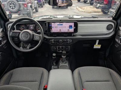 2026 Jeep Gladiator — photo 15 view