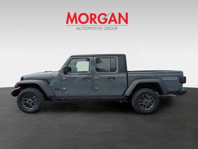 2026 Jeep Gladiator — photo 7 view