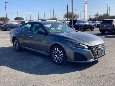2025 Nissan Altima - Photo 3