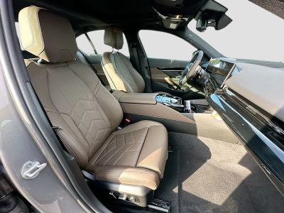 2026 BMW 5 Series — photo 23 view