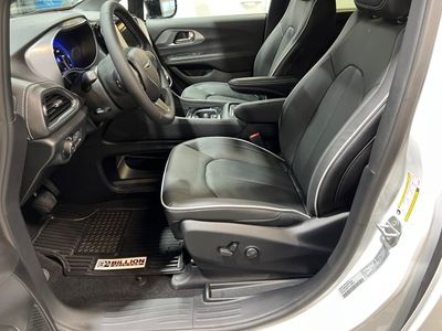 2026 Chrysler Pacifica - Photo 9