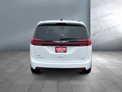 2026 Chrysler Pacifica - Photo 4