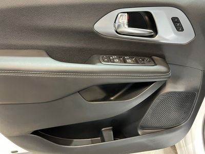 2026 Chrysler Pacifica - Photo 14